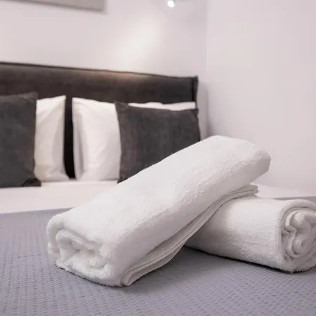 Lovely In The Heart Of Center Apartman *